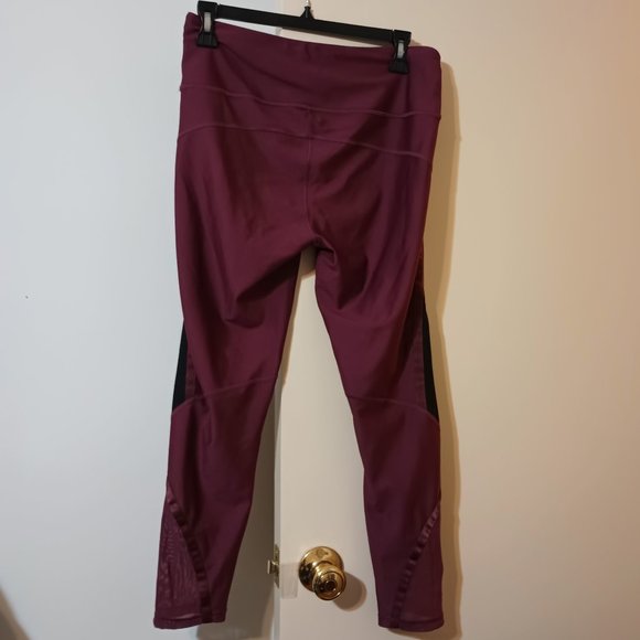 EUC ~Under Armour HeatGear Compression High Rise Ankle Crop Leggings Size: Large - Picture 5 of 5